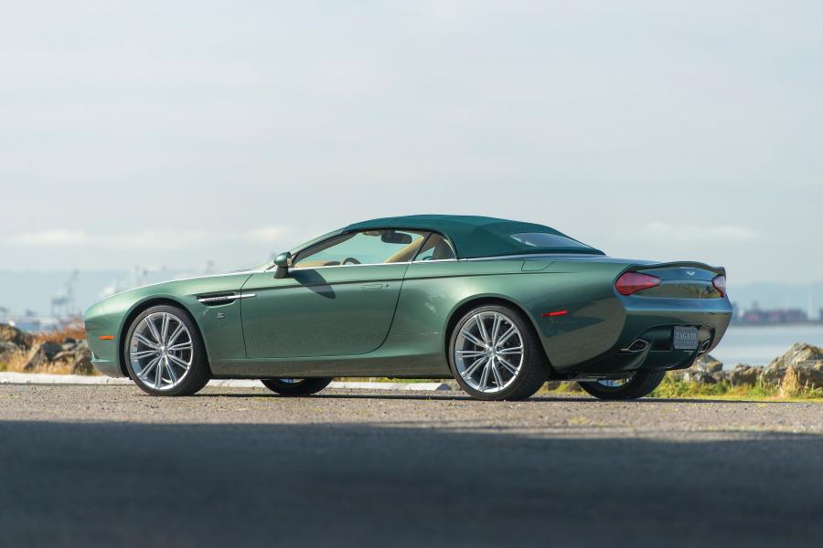  Aston Martin DB9 Spyder Centennial 2013 года  (фото 6 из 18)